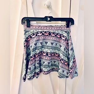 Sporty Aztec print VS Pink mini